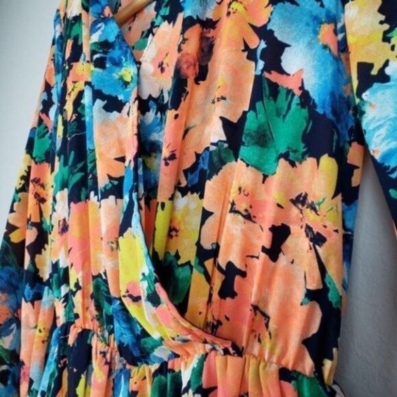 Gianni Bini floral print bell sleeve romper size XS - Picture 8 of 9